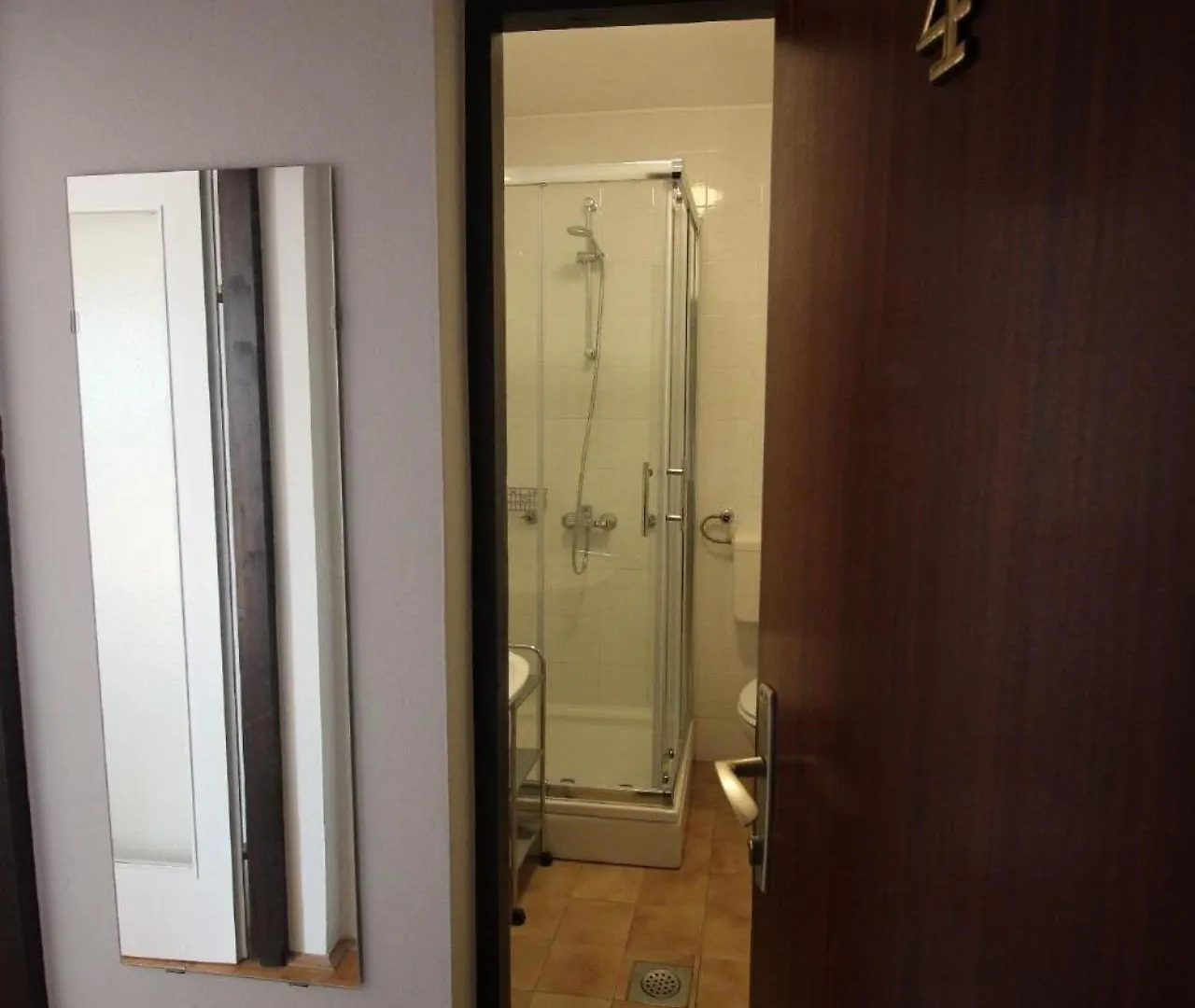 Apartment Fuer Zwei Erwachsene Und Zwei Kinder Novi Vinodolski