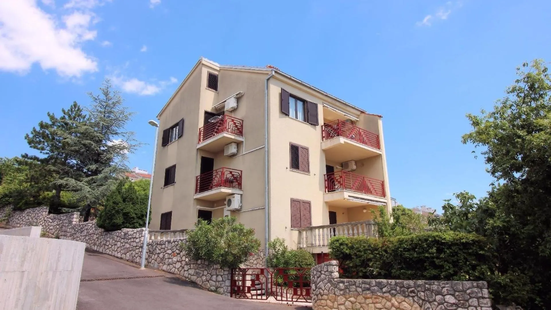 Apartment Fuer Zwei Erwachsene Und Zwei Kinder Novi Vinodolski Croatia