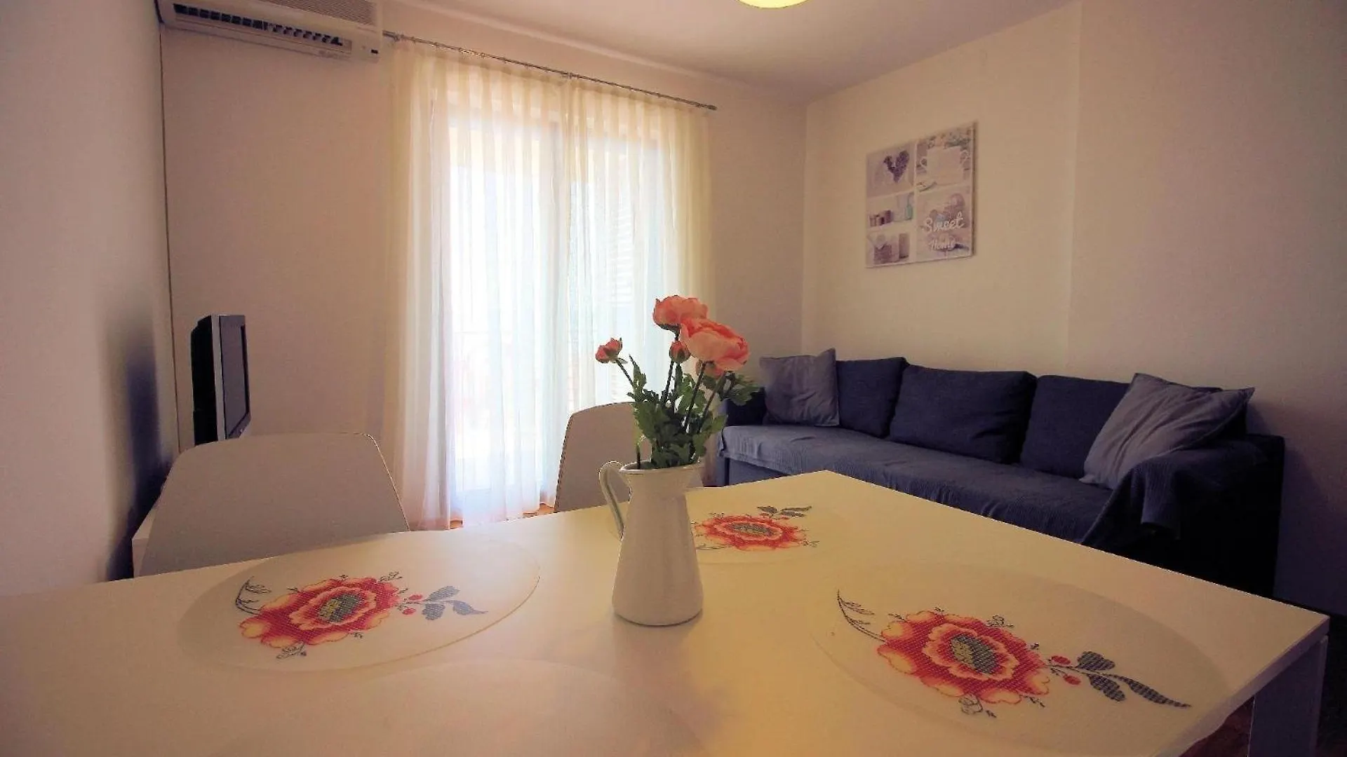 Apartment Fuer Zwei Erwachsene Und Zwei Kinder Novi Vinodolski Croatie